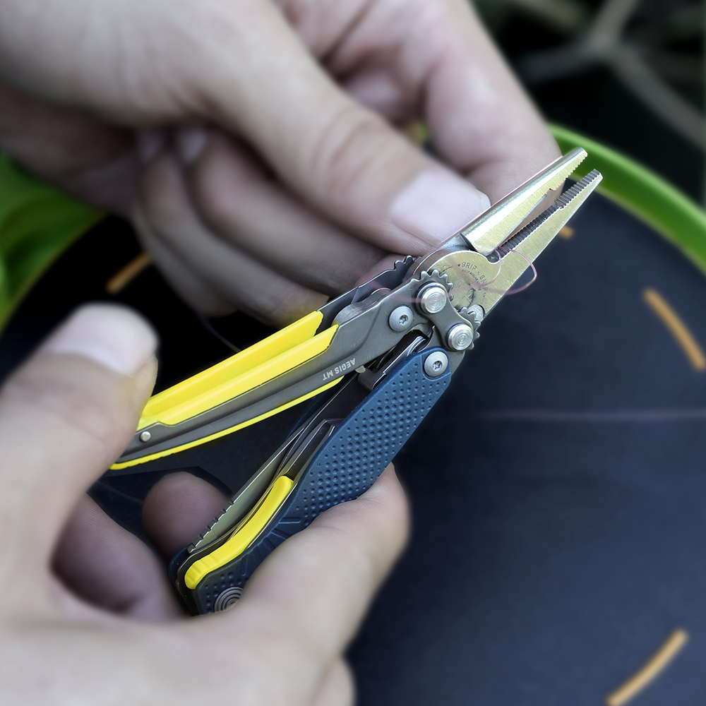 SOG 5 in 1 Aegis MT Mini Porta - đánh giá và giá Edc Carry Pliers